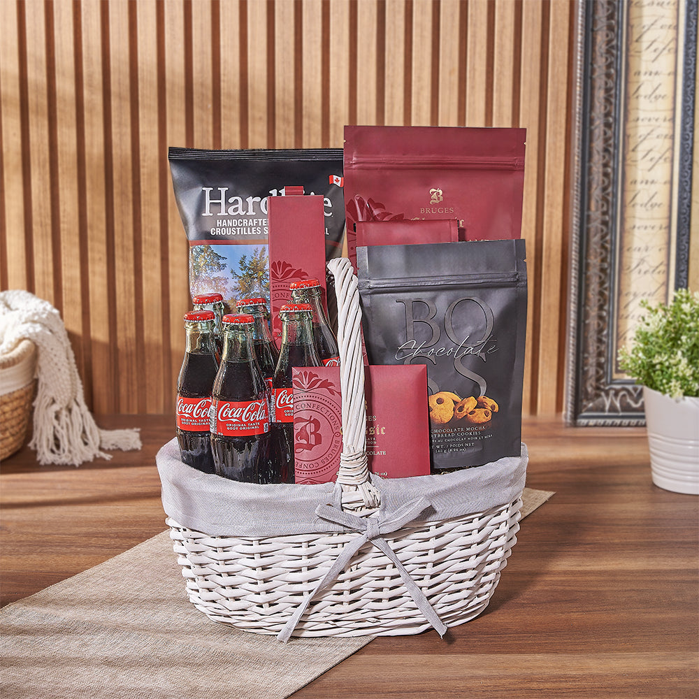 Assorted Gourmet Snacks Gift Basket – how the gift is presented