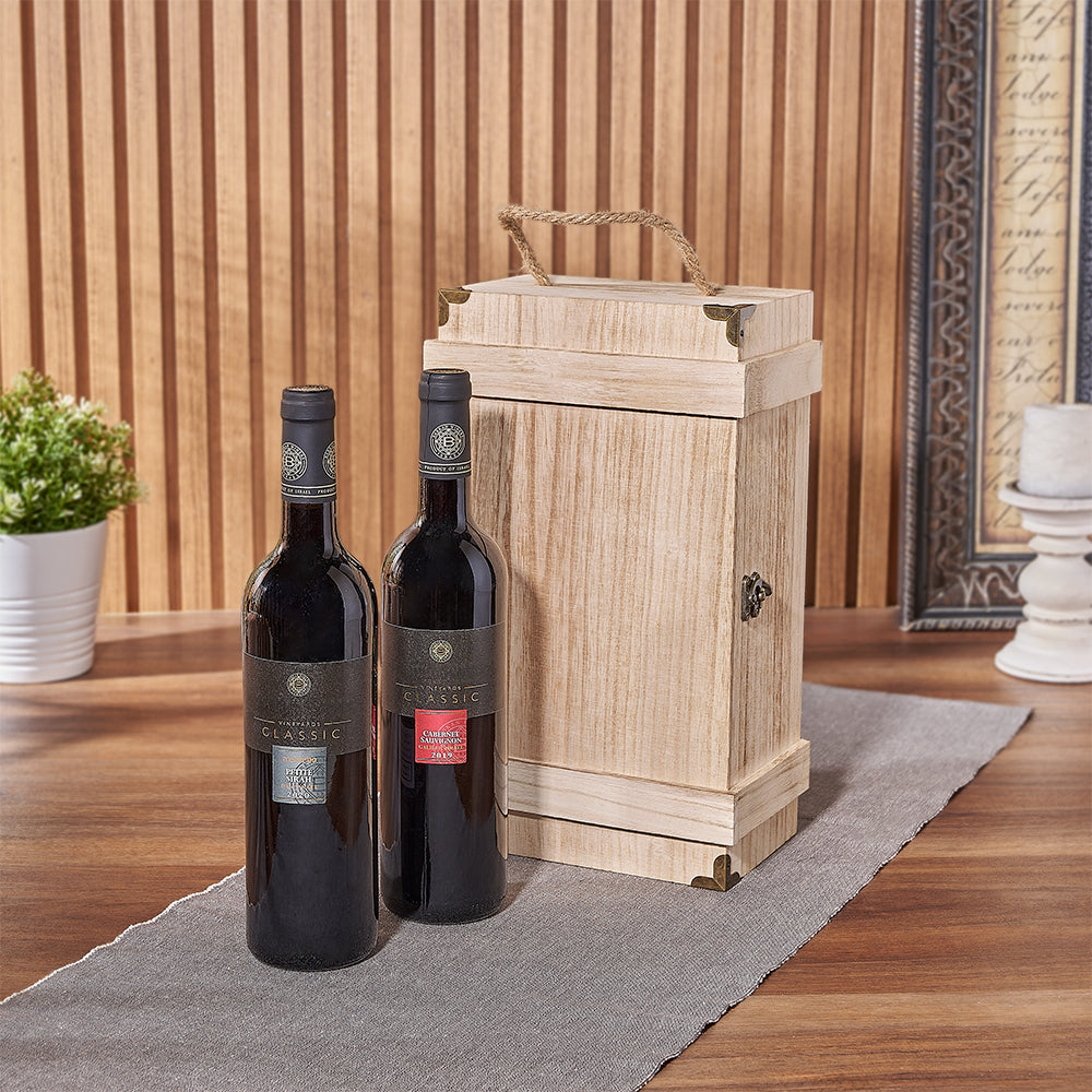 Wooden Kosher Wine Duo – how the gift is presented