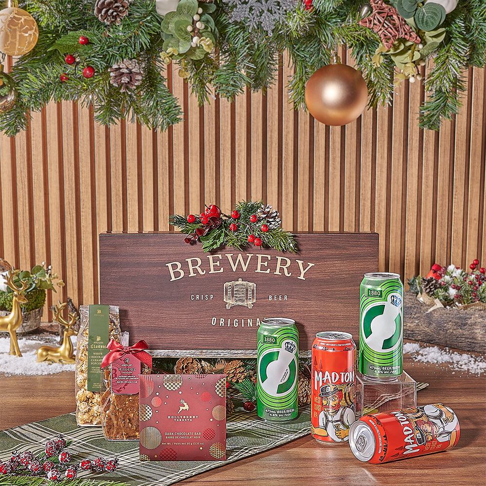 Wooden Christmas Beer Gift with Snacks – how the gift is presented