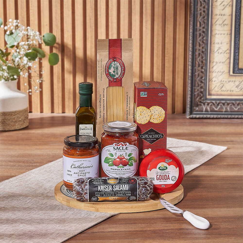 Cheese Salami Bamboo Board Basket – how the gift is presented