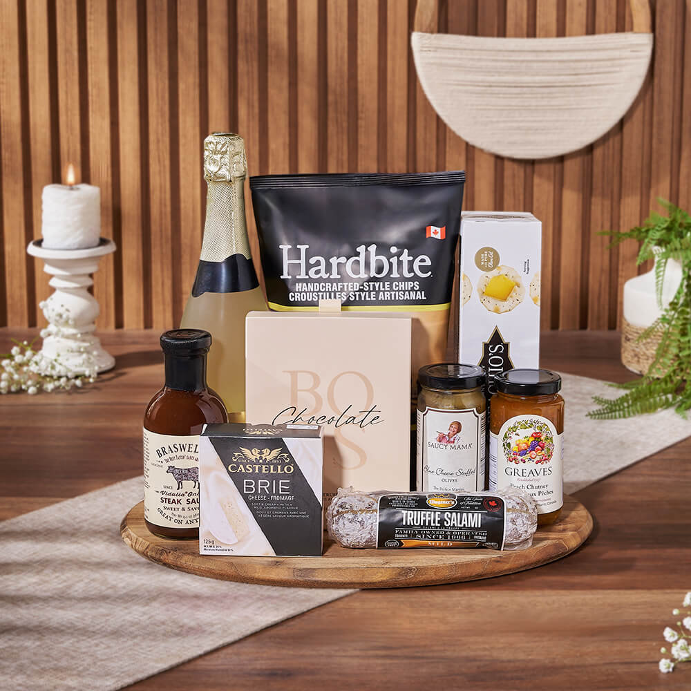 Brie and Sparkling Wine Basket – how the gift is presented