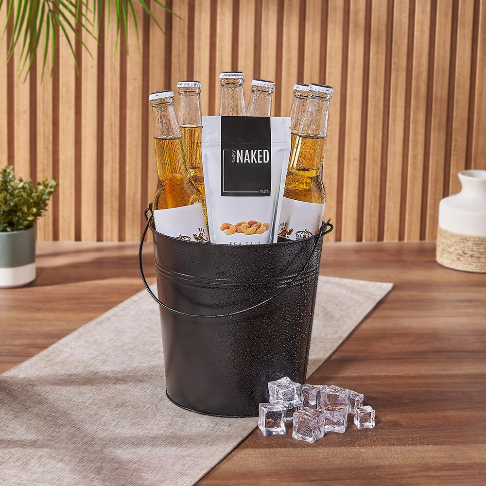 Six-Pack Corona Beer with Cashews – how the gift is presented