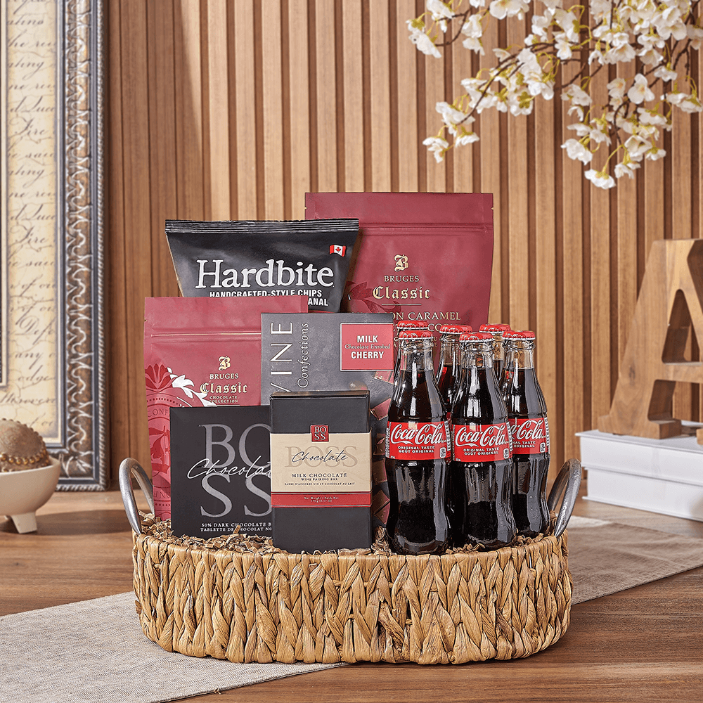 Halal Snack Tray with Chocolates – how the gift is presented