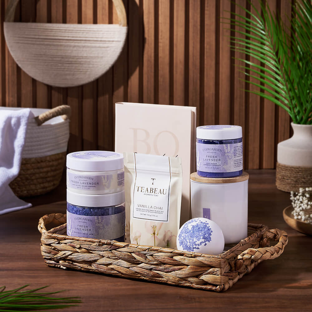 Spa Crate with Lavender Candle – how the gift is presented