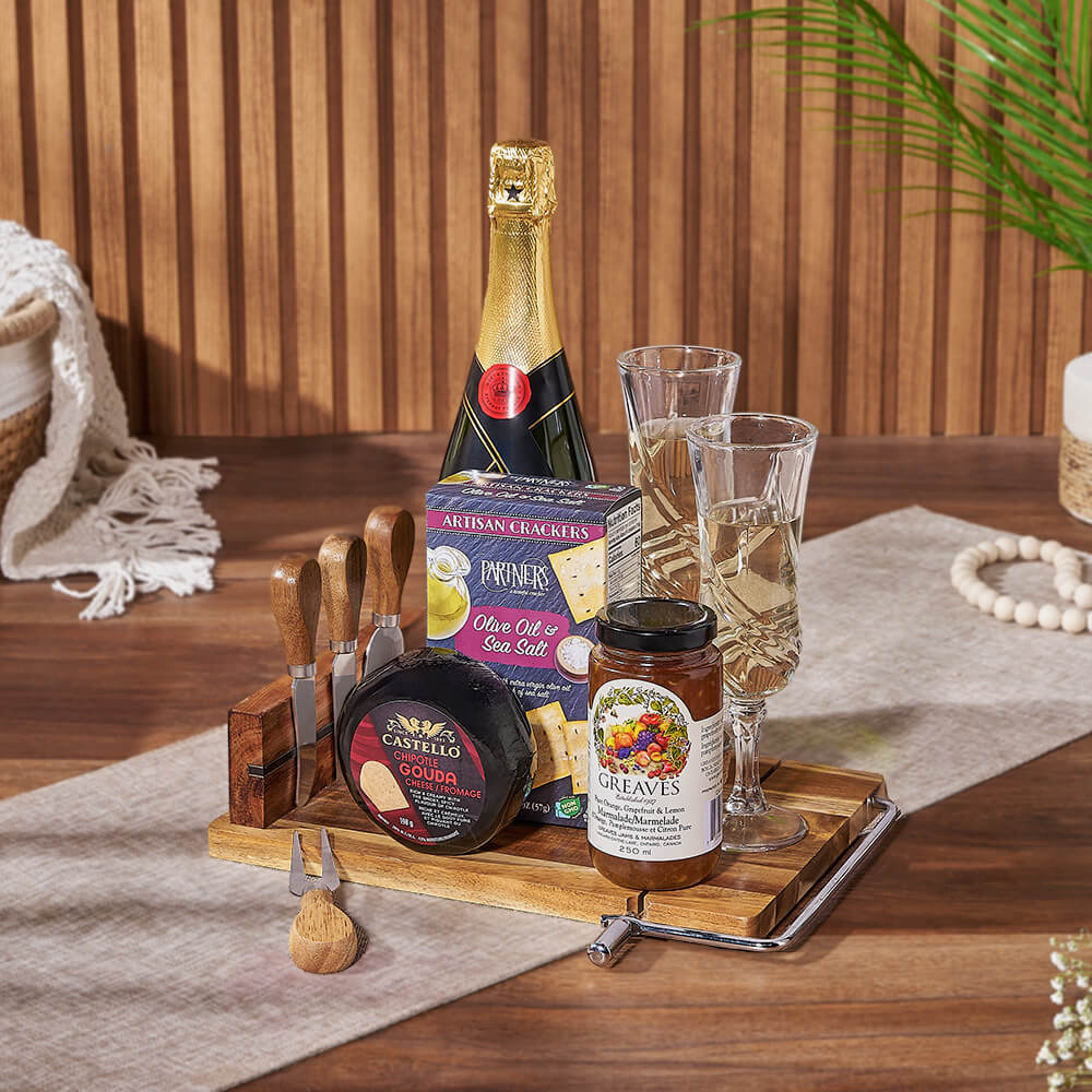 Sparkling Wine and Cheese Basket Gift – how the gift is presented