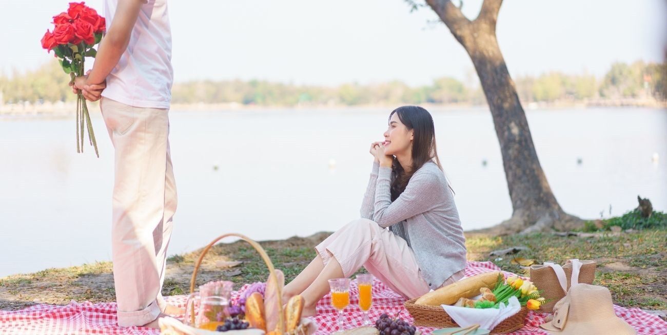 How to Plan the Perfect Beach Day with Friends & Family