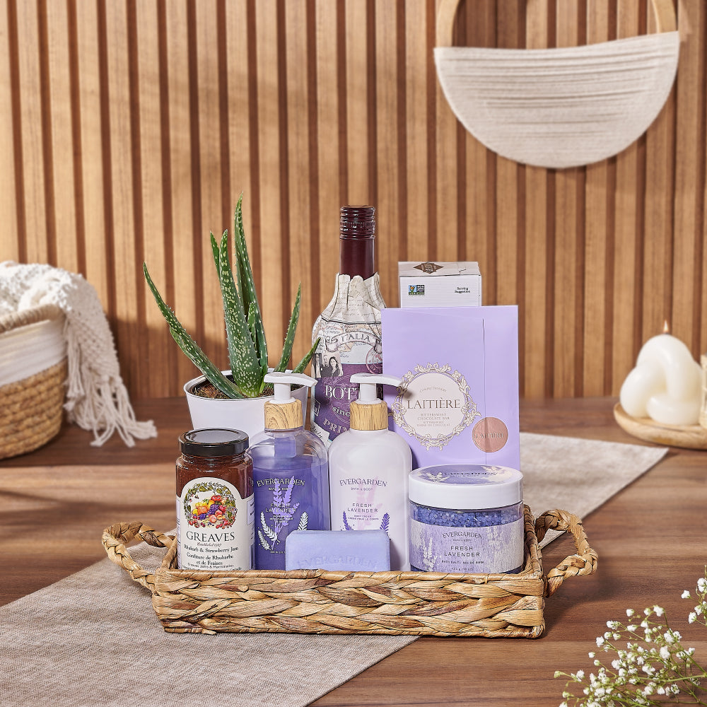Woven Tray Wine Gift Basket – how the gift is presented
