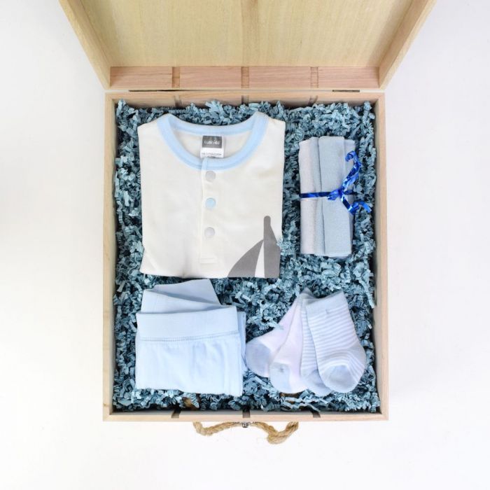 Baby Gift Crate with Socks – how the gift is presented