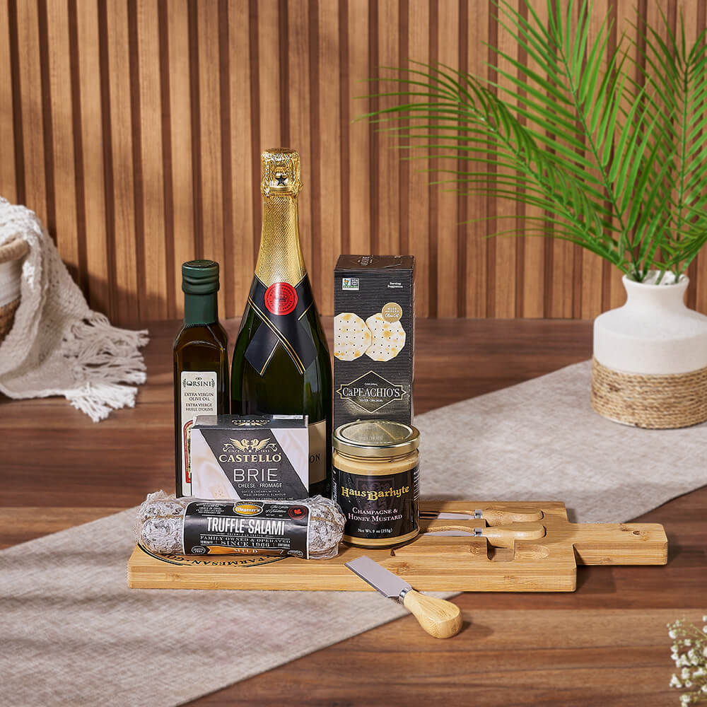 Sparkling Wine and Artisanal Treats Basket – how the gift is presented