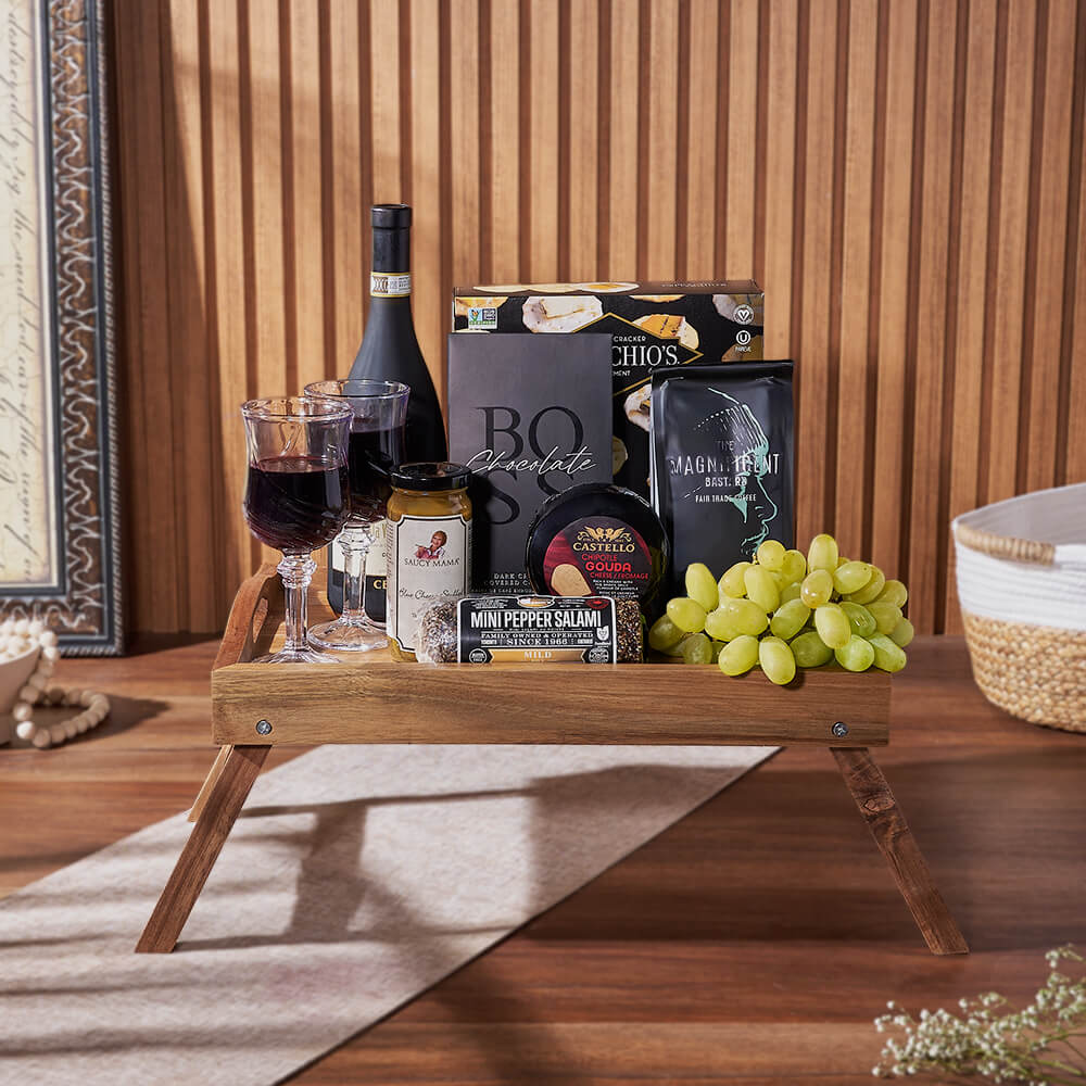 Guildwood Wine &amp; Snack Basket from Chicago Baskets - Wine Gift Set - Chicago Delivery.