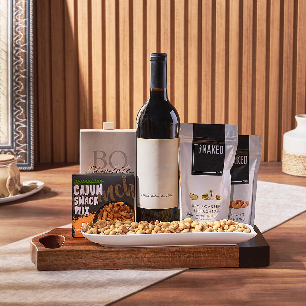 Wine Gift Basket with Savory Snacks – how the gift is presented