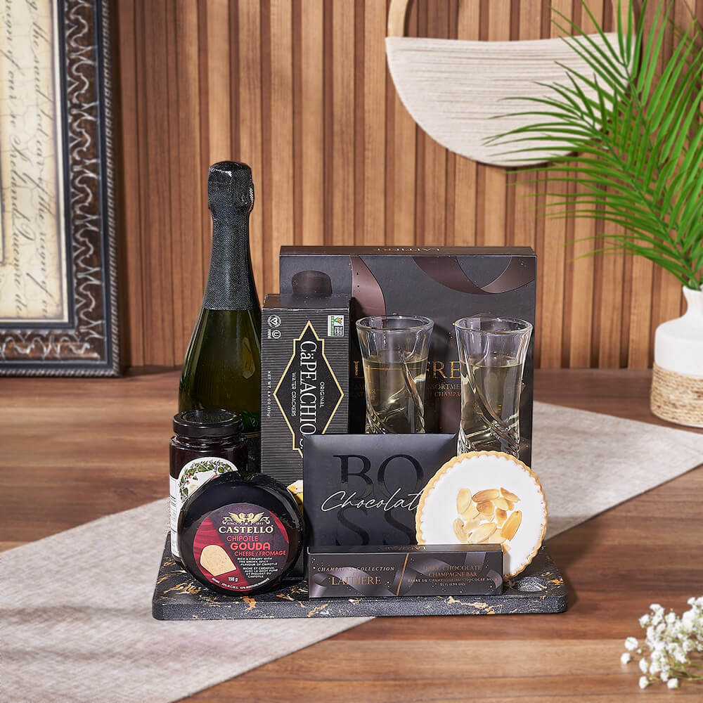 Marble Board Cheese and Chocolate Basket – how the gift is presented