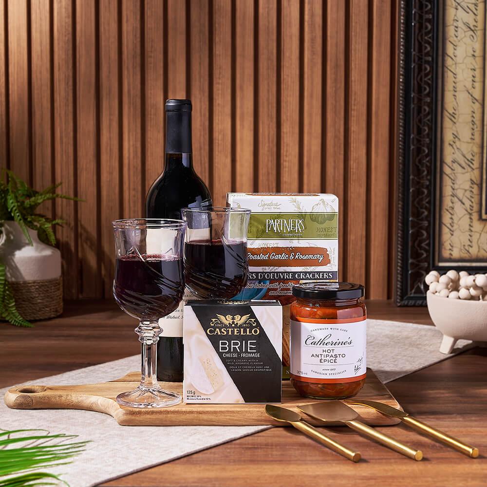 Wine Gift Basket with Hot Antipasto – how the gift is presented