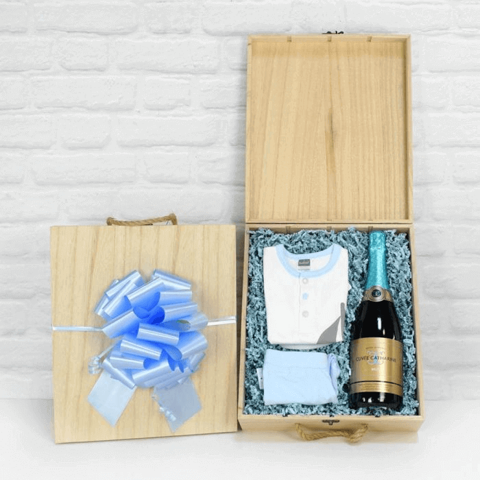 Newborn Champagne Gift Crate – how the gift is presented